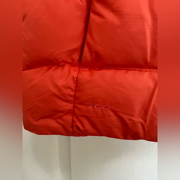 The northface orange puffer vest with 700 fill- - size M - excellent condition - Picture 5 of 6